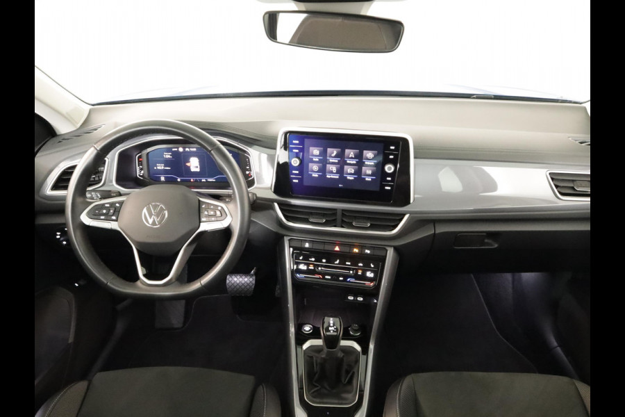 Volkswagen T-Roc 1.5 TSI Style 150 PK DSG | Verlengde garantie | Panorama dak | Keyless entry | Parkeer camera | El. achterklep |
