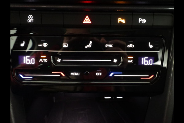 Volkswagen T-Roc 1.5 TSI Style 150 PK DSG | Verlengde garantie | Panorama dak | Keyless entry | Parkeer camera | El. achterklep |