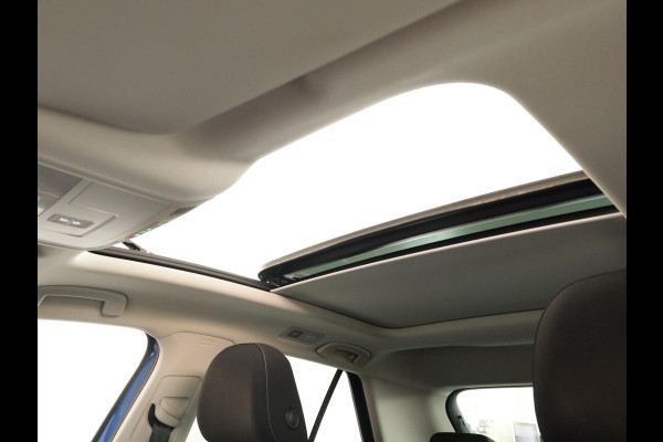 Volkswagen T-Roc 1.5 TSI Style 150 PK DSG | Verlengde garantie | Panorama dak | Keyless entry | Parkeer camera | El. achterklep |