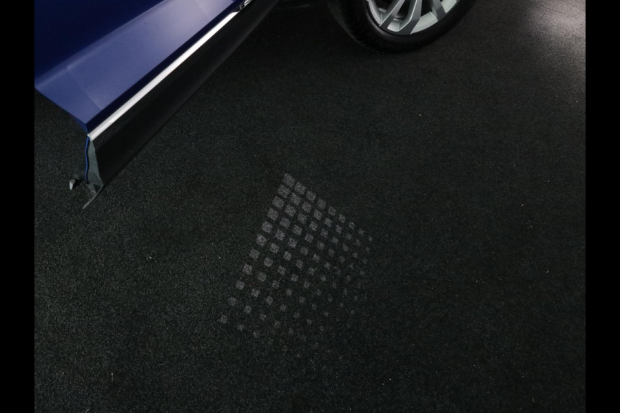 Volkswagen T-Roc 1.5 TSI Style 150 PK DSG | Verlengde garantie | Panorama dak | Keyless entry | Parkeer camera | El. achterklep |