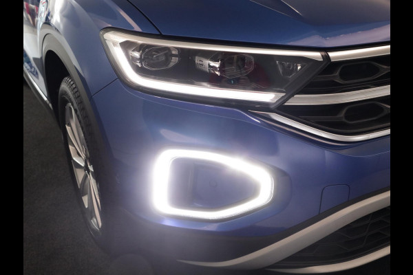 Volkswagen T-Roc 1.5 TSI Style 150 PK DSG | Verlengde garantie | Panorama dak | Keyless entry | Parkeer camera | El. achterklep |