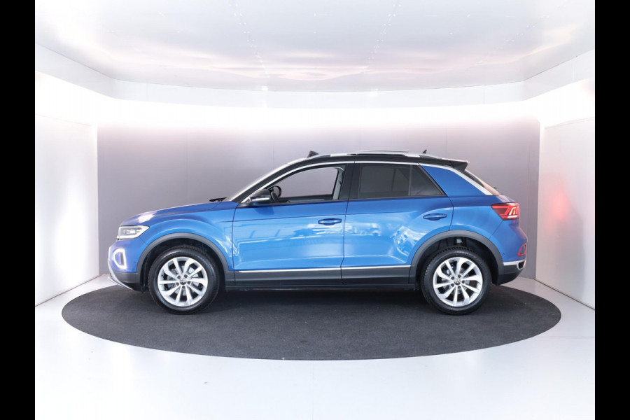 Volkswagen T-Roc 1.5 TSI Style 150 PK DSG | Verlengde garantie | Panorama dak | Keyless entry | Parkeer camera | El. achterklep |