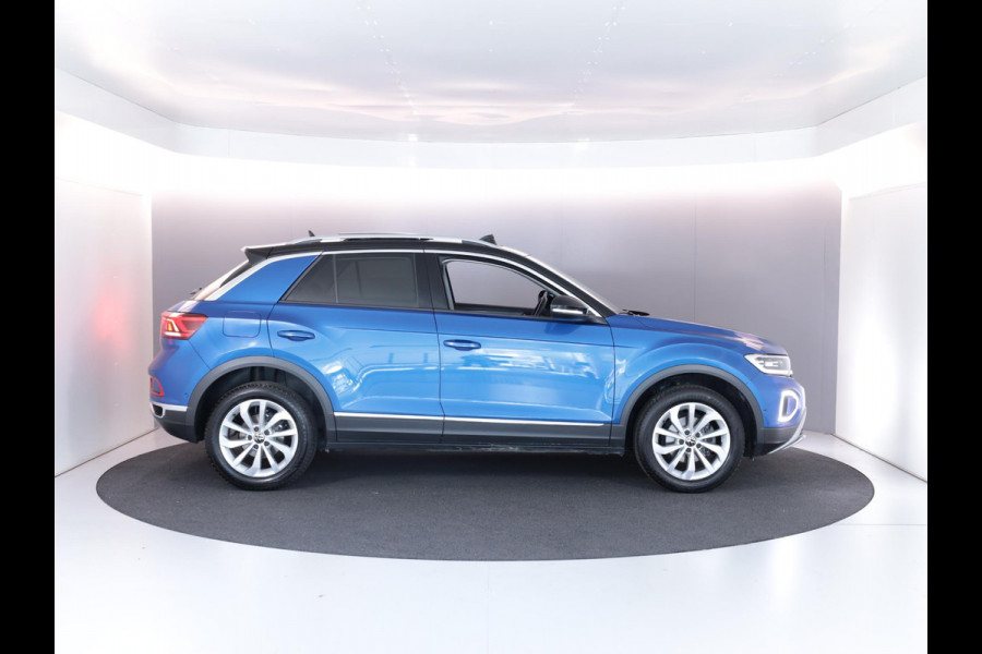 Volkswagen T-Roc 1.5 TSI Style 150 PK DSG | Verlengde garantie | Panorama dak | Keyless entry | Parkeer camera | El. achterklep |