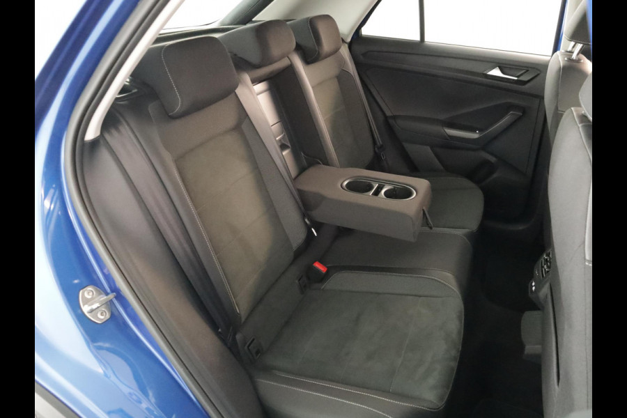 Volkswagen T-Roc 1.5 TSI Style 150 PK DSG | Verlengde garantie | Panorama dak | Keyless entry | Parkeer camera | El. achterklep |
