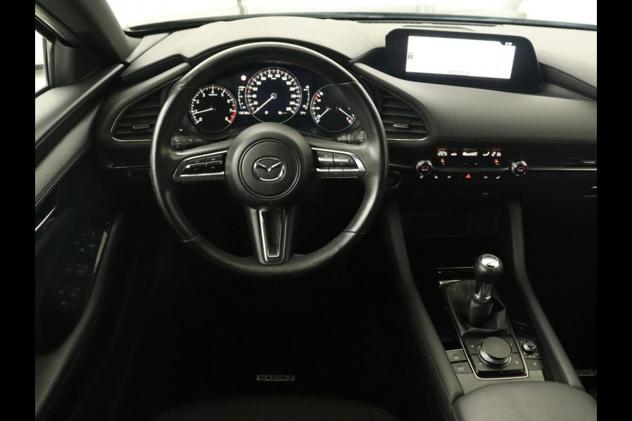 Mazda 3 2.0 e-SkyActiv-G Sportive | Head-Up | Stoel & stuurverwarming | Adaptive cruise | Carplay | Camera | Keyless | Climate control