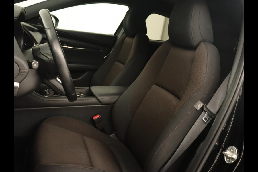 Mazda 3 2.0 e-SkyActiv-G Sportive | Head-Up | Stoel & stuurverwarming | Adaptive cruise | Carplay | Camera | Keyless | Climate control