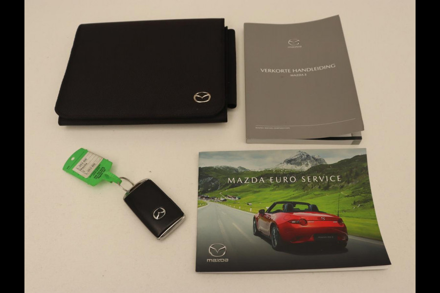 Mazda 3 2.0 e-SkyActiv-G Sportive | Head-Up | Stoel & stuurverwarming | Adaptive cruise | Carplay | Camera | Keyless | Climate control
