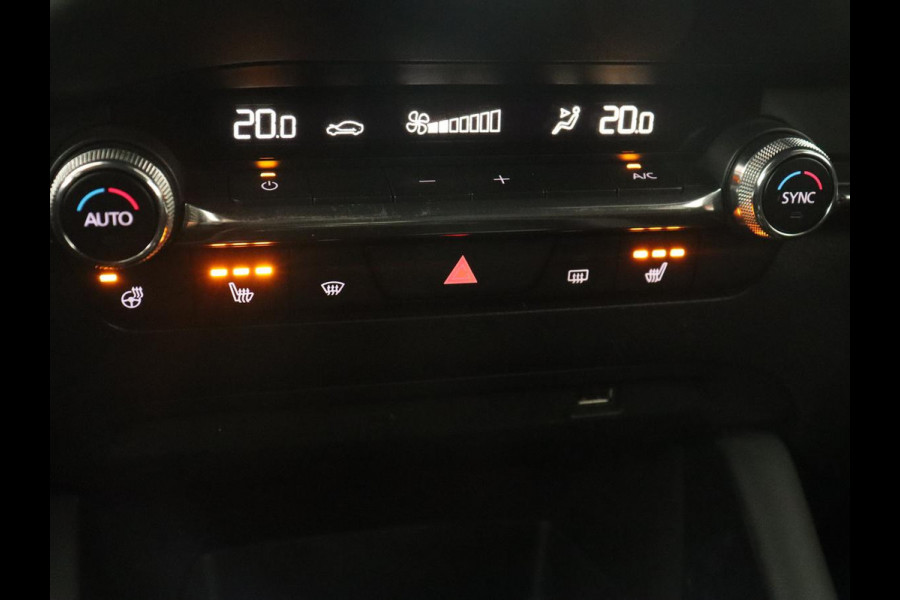 Mazda 3 2.0 e-SkyActiv-G Sportive | Head-Up | Stoel & stuurverwarming | Adaptive cruise | Carplay | Camera | Keyless | Climate control
