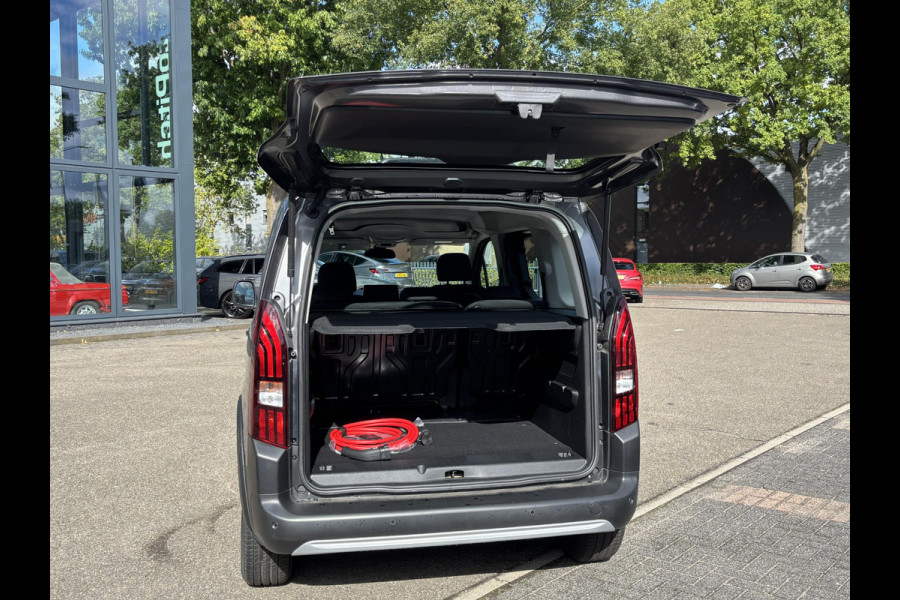 Peugeot Rifter Allure 50kWh VAN: 44.000,- EURO NAAR: 29.877,- UW HERFSTVOORDEEL: 15.023,- EURO | BETREFT NIEUWE AUTO! | RIJKLAAR INCL. RESTERENDE FABR. GARANTIE T/M 04-2027 | ACCU T/M 04-2033