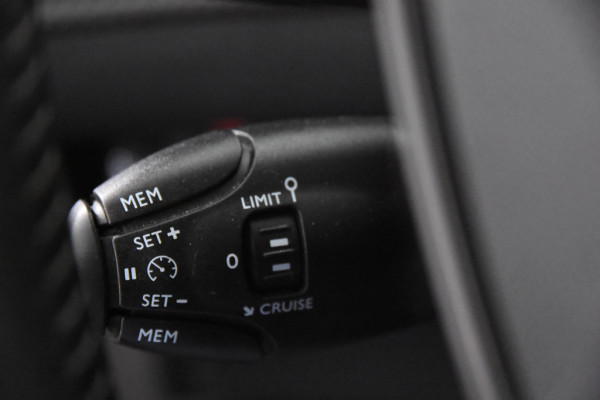 Peugeot 2008 1.2 PureTech Active *1ste Eigenaar*Navigatie*Camera*DAB*