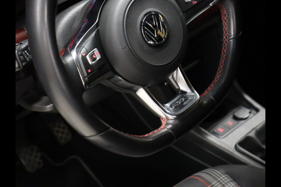 Volkswagen up! 1.0 TSI GTI *WEEKAANBIEDING* [CAMERA, STOELVERWARMING, PDC ACHTER, BLUETOOTH, AIRCO, CRUISE, NIEUWSTAAT]