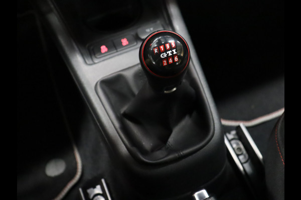 Volkswagen up! 1.0 TSI GTI *WEEKAANBIEDING* [CAMERA, STOELVERWARMING, PDC ACHTER, BLUETOOTH, AIRCO, CRUISE, NIEUWSTAAT]