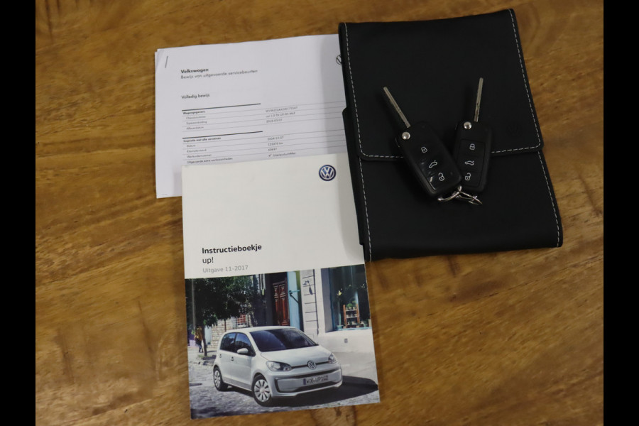 Volkswagen up! 1.0 TSI GTI *WEEKAANBIEDING* [CAMERA, STOELVERWARMING, PDC ACHTER, BLUETOOTH, AIRCO, CRUISE, NIEUWSTAAT]