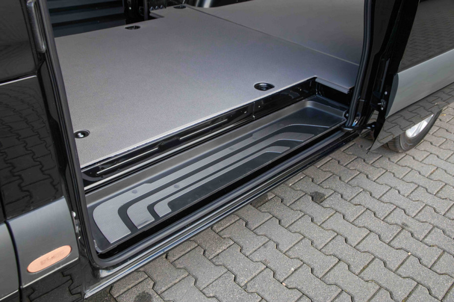 Mercedes-Benz Sprinter 317 CDI L2H2 Pro 2x schuifdeur - LED - 3500 kg trekhaak