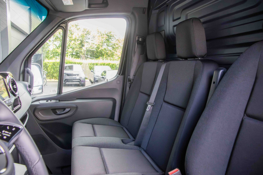 Mercedes-Benz Sprinter 317 CDI L2H2 Pro 2x schuifdeur - LED - 3500 kg trekhaak
