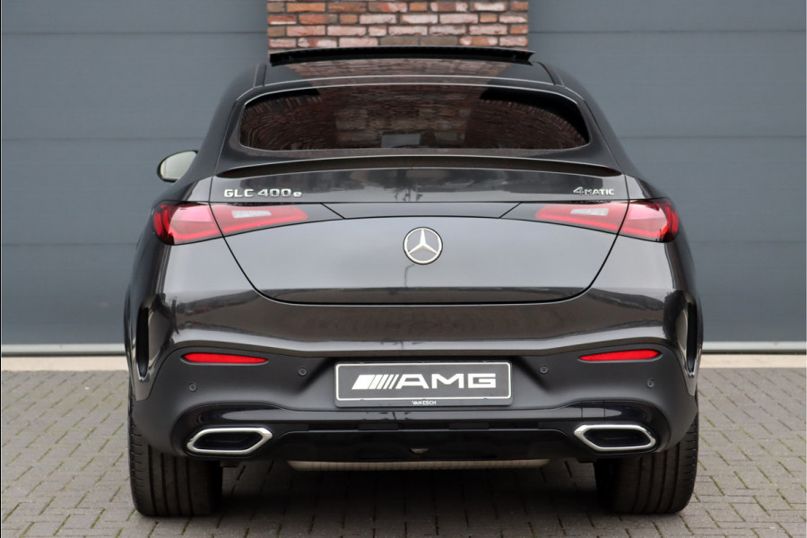 Mercedes-Benz GLC Coupé 400e 4MATIC Premium AMG Line | Distronic+ | Burmester | Memory | Trekhaak | Panoramadak | Surround Camera | Keyless Go | Digital Light | Stuurwiel Verwarmd | Rijassistentiepakket+ | Luchtreinigingspakket |