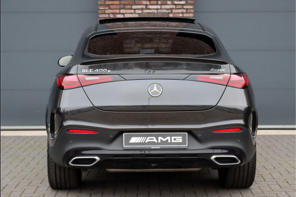 Mercedes-Benz GLC Coupé 400e 4MATIC Premium AMG Line | Distronic+ | Burmester | Memory | Trekhaak | Panoramadak | Surround Camera | Keyless Go | Digital Light | Stuurwiel Verwarmd | Rijassistentiepakket+ | Luchtreinigingspakket |