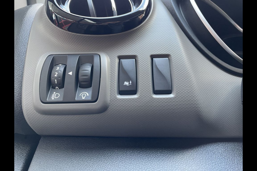 Renault Trafic 1.6 dCi 146pk E6 Luxe Energy 3 zits Lease €246 p/m Airco, Navi+ Camera, PDC, Trekhaak, Cruise controle, onderhoudshistorie aanwezig