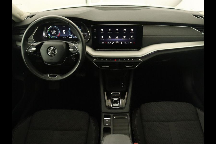 Škoda Octavia 1.4 TSI iV PHEV Business Edition | Stoelverwarming | Carplay | Full LED | Keyless | Sfeerverlichting | Digital Cockpit | Climate control | Cruise control | Parkeerhulp | Plug In