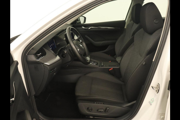 Škoda Octavia 1.4 TSI iV PHEV Business Edition | Stoelverwarming | Carplay | Full LED | Keyless | Sfeerverlichting | Digital Cockpit | Climate control | Cruise control | Parkeerhulp | Plug In