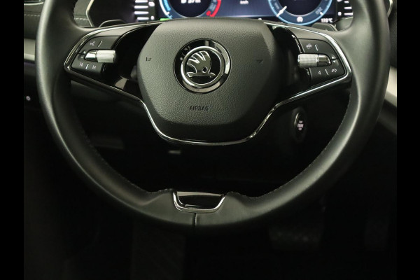 Škoda Octavia 1.4 TSI iV PHEV Business Edition | Stoelverwarming | Carplay | Full LED | Keyless | Sfeerverlichting | Digital Cockpit | Climate control | Cruise control | Parkeerhulp | Plug In