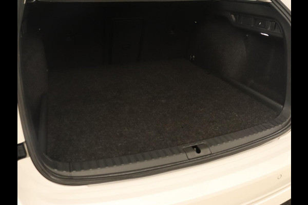 Škoda Octavia 1.4 TSI iV PHEV Business Edition | Stoelverwarming | Carplay | Full LED | Keyless | Sfeerverlichting | Digital Cockpit | Climate control | Cruise control | Parkeerhulp | Plug In