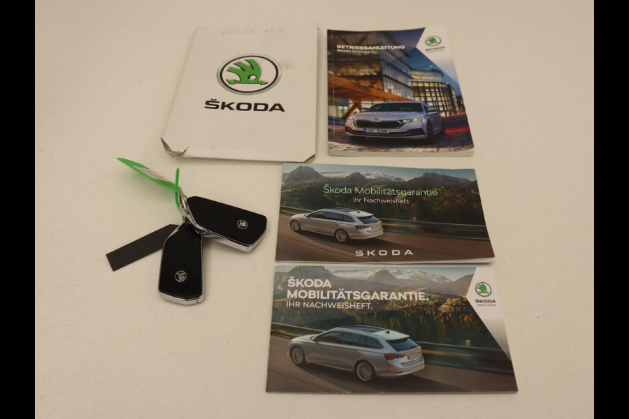 Škoda Octavia 1.4 TSI iV PHEV Business Edition | Stoelverwarming | Carplay | Full LED | Keyless | Sfeerverlichting | Digital Cockpit | Climate control | Cruise control | Parkeerhulp | Plug In
