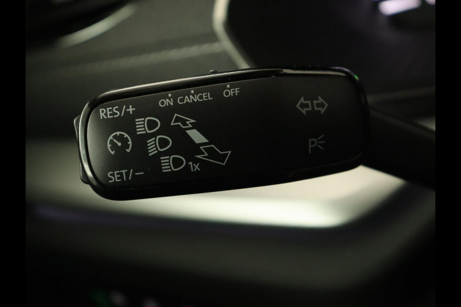 Škoda Octavia 1.4 TSI iV PHEV Business Edition | Stoelverwarming | Carplay | Full LED | Keyless | Sfeerverlichting | Digital Cockpit | Climate control | Cruise control | Parkeerhulp | Plug In