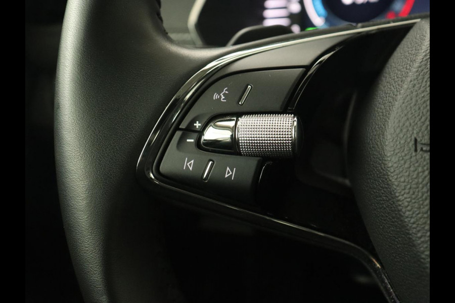 Škoda Octavia 1.4 TSI iV PHEV Business Edition | Stoelverwarming | Carplay | Full LED | Keyless | Sfeerverlichting | Digital Cockpit | Climate control | Cruise control | Parkeerhulp | Plug In