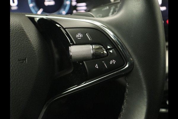 Škoda Octavia 1.4 TSI iV PHEV Business Edition | Stoelverwarming | Carplay | Full LED | Keyless | Sfeerverlichting | Digital Cockpit | Climate control | Cruise control | Parkeerhulp | Plug In