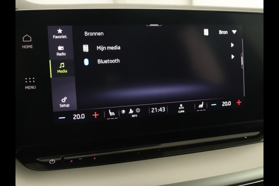 Škoda Octavia 1.4 TSI iV PHEV Business Edition | Stoelverwarming | Carplay | Full LED | Keyless | Sfeerverlichting | Digital Cockpit | Climate control | Cruise control | Parkeerhulp | Plug In