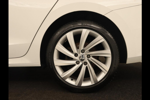 Škoda Octavia 1.4 TSI iV PHEV Business Edition | Stoelverwarming | Carplay | Full LED | Keyless | Sfeerverlichting | Digital Cockpit | Climate control | Cruise control | Parkeerhulp | Plug In