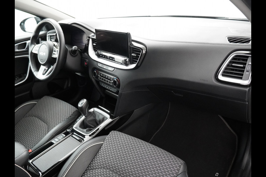 Kia Xceed 1.5 T-GDi DynamicPlusLine Airco - Apple Carplay/Android Auto - Cruise Control - Dodehoekdetectie - Navigatie - Fabrieksgarantie tot 03-2031