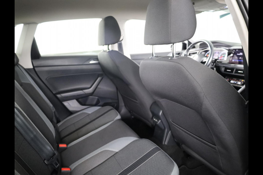 Volkswagen Polo 1.0 TSI Highline 95 pk | Navigatie via App | Autom. airco | Parkeersensoren | Adaptieve cruise control | App connect |