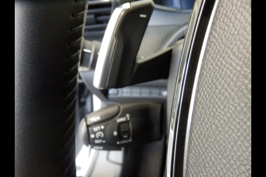 Peugeot 2008 1.2 130PK Automaat | Navigatie | Apple Carpl. Andr. Auto Peugeot 2008 1.2 130PK Automaat | Navigatie | Apple Carpl. Andr. Auto