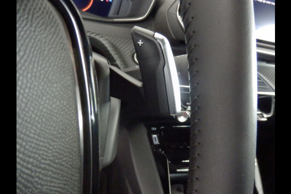 Peugeot 2008 1.2 130PK Automaat | Navigatie | Apple Carpl. Andr. Auto Peugeot 2008 1.2 130PK Automaat | Navigatie | Apple Carpl. Andr. Auto