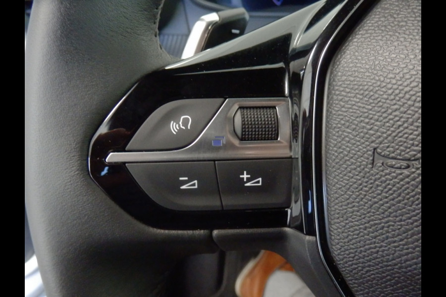 Peugeot 2008 1.2 130PK Automaat | Navigatie | Apple Carpl. Andr. Auto Peugeot 2008 1.2 130PK Automaat | Navigatie | Apple Carpl. Andr. Auto