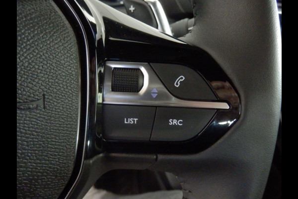 Peugeot 2008 1.2 130PK Automaat | Navigatie | Apple Carpl. Andr. Auto Peugeot 2008 1.2 130PK Automaat | Navigatie | Apple Carpl. Andr. Auto