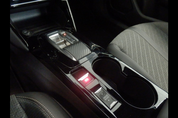 Peugeot 2008 1.2 130PK Automaat | Navigatie | Apple Carpl. Andr. Auto Peugeot 2008 1.2 130PK Automaat | Navigatie | Apple Carpl. Andr. Auto