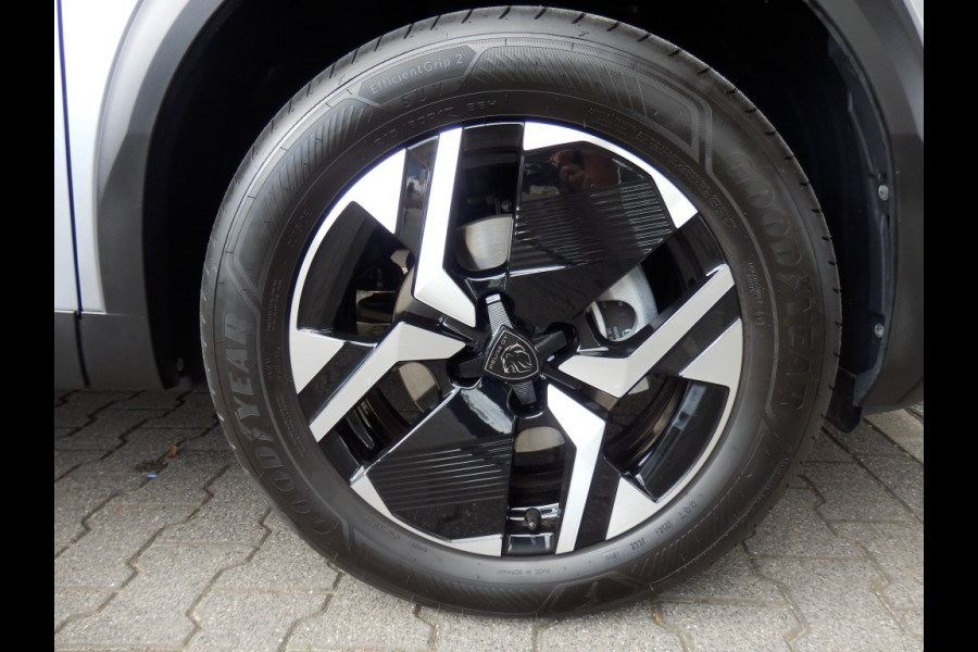 Peugeot 2008 1.2 130PK Automaat | Navigatie | Apple Carpl. Andr. Auto Peugeot 2008 1.2 130PK Automaat | Navigatie | Apple Carpl. Andr. Auto