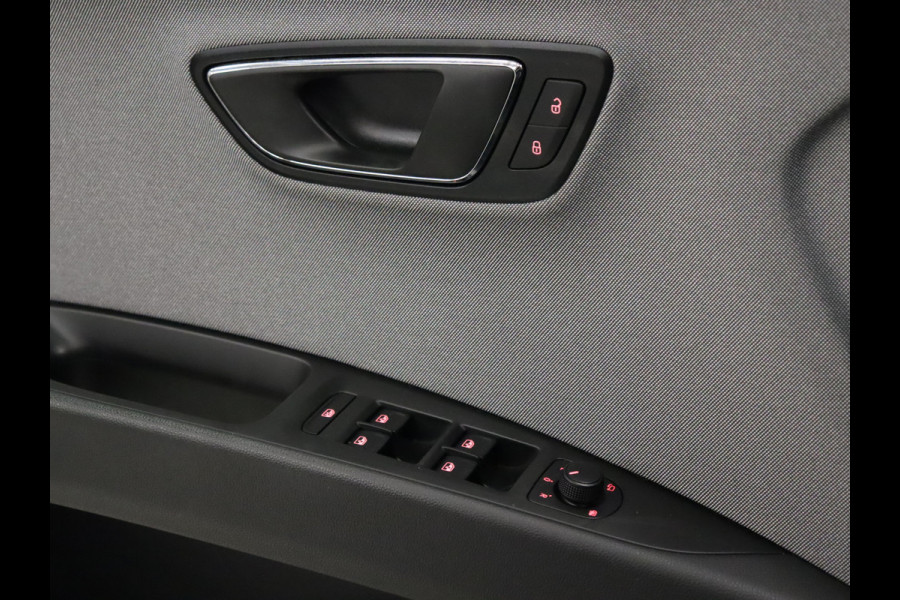 Seat Leon 1.0 TSI Style Ultimate Edition [APPLE CARPLAY, TREKHAAK, ACHTERUITRIJ CAMERA, CRUISE CONTROL , CLIMATE CONTROL , NAVIGATIE, ANDROID, NIEUWSTAAT]