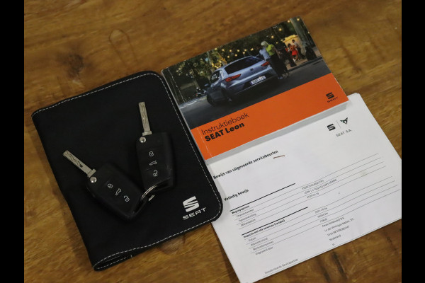 Seat Leon 1.0 TSI Style Ultimate Edition [APPLE CARPLAY, TREKHAAK, ACHTERUITRIJ CAMERA, CRUISE CONTROL , CLIMATE CONTROL , NAVIGATIE, ANDROID, NIEUWSTAAT]