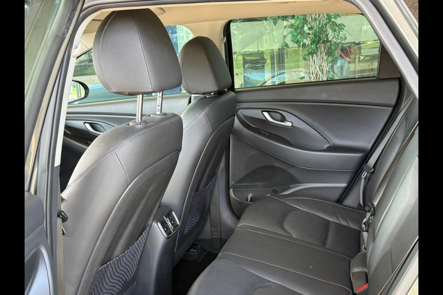 Hyundai i30 Wagon 1.5 T-GDi Hybride MHEV Premium Dealer Onderhouden