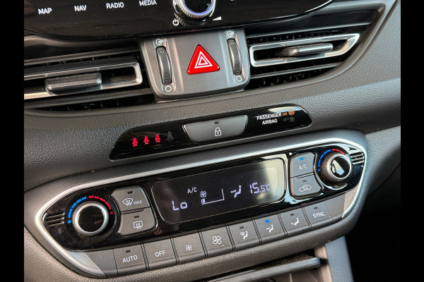 Hyundai i30 Wagon 1.5 T-GDi Hybride MHEV Premium Dealer Onderhouden