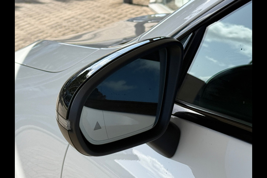 Mercedes-Benz CLA-Klasse 200 163pk AMG Line Pano|Sfeer|Panamerica Dealer Onderhouden