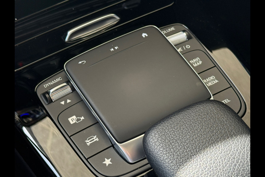 Mercedes-Benz CLA-Klasse 200 163pk AMG Line Pano|Sfeer|Panamerica Dealer Onderhouden