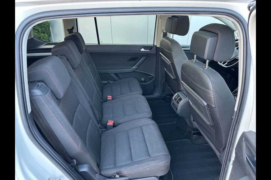 Volkswagen Touran 7p 1.4 TSI 150pk DSG Highline | Pano dak | Trekhaak