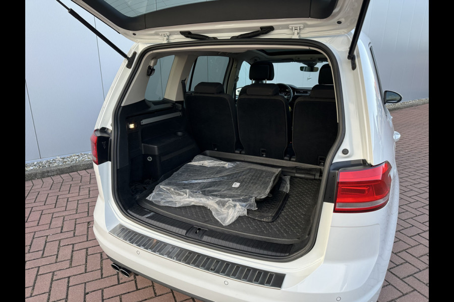 Volkswagen Touran 7p 1.4 TSI 150pk DSG Highline | Pano dak | Trekhaak