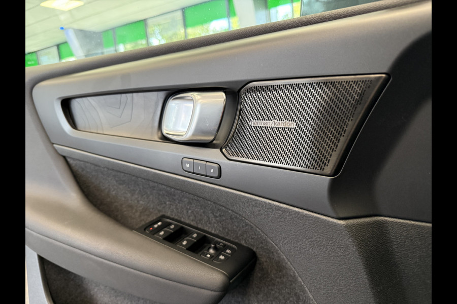 Volvo XC40 1.5 T4 Recharge Inscription H&K Stoel- en stuurverwarming. CC adaptief Leer