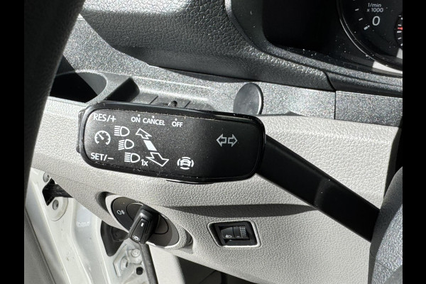 Volkswagen Crafter 35 2.0 TDI L4 DC Trendline Cruise control Automatisch airco Navigatie Apple Carplay / Android Auto
